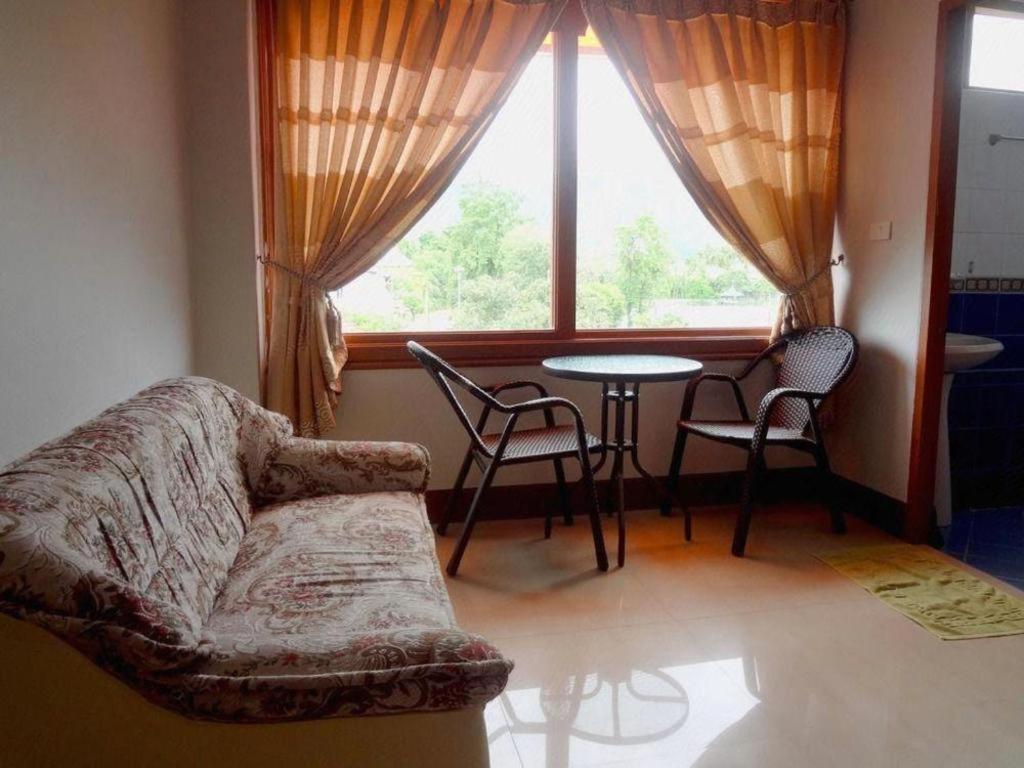Ngamta Hotel Мае Хонг Сон Екстериор снимка