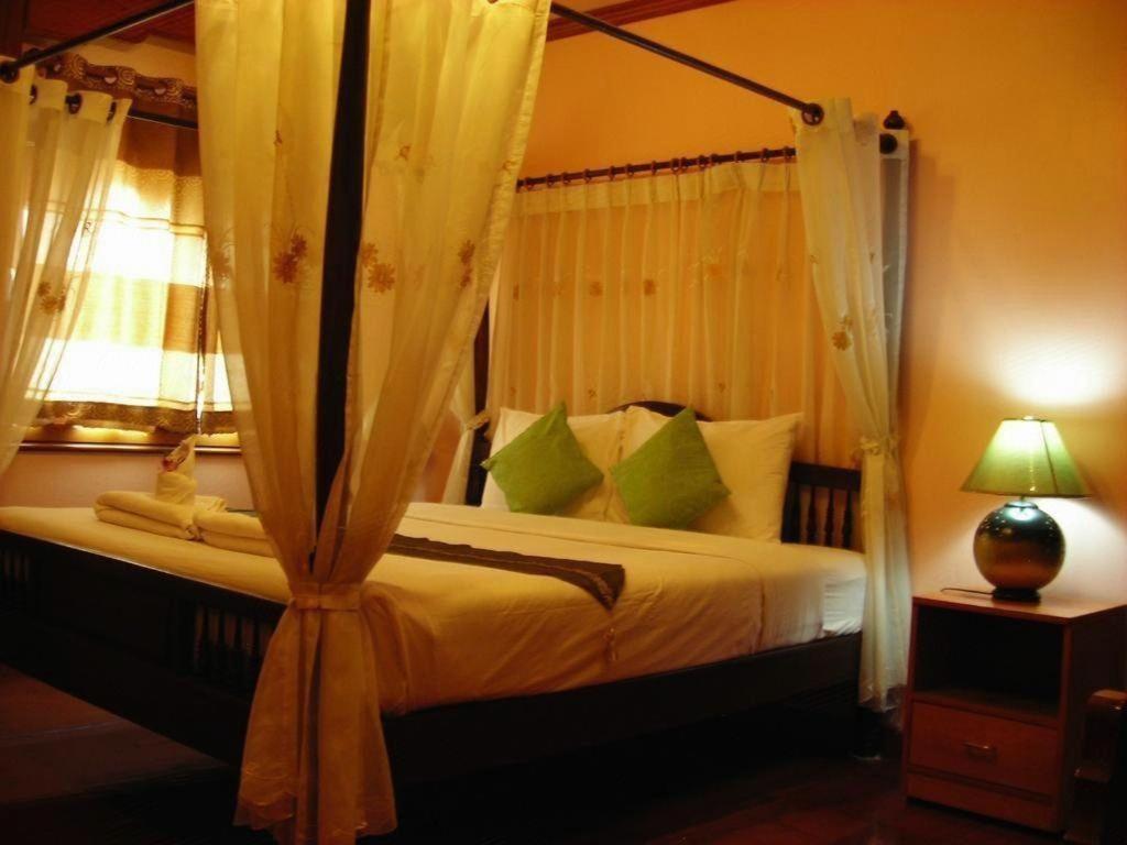 Ngamta Hotel Мае Хонг Сон Екстериор снимка