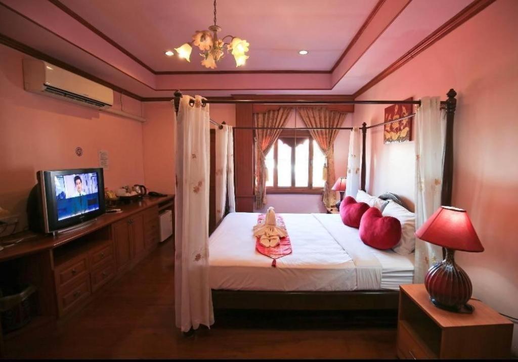 Ngamta Hotel Мае Хонг Сон Екстериор снимка