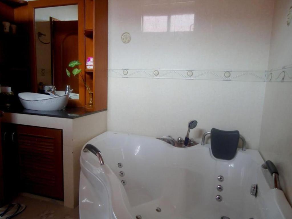 Ngamta Hotel Мае Хонг Сон Екстериор снимка